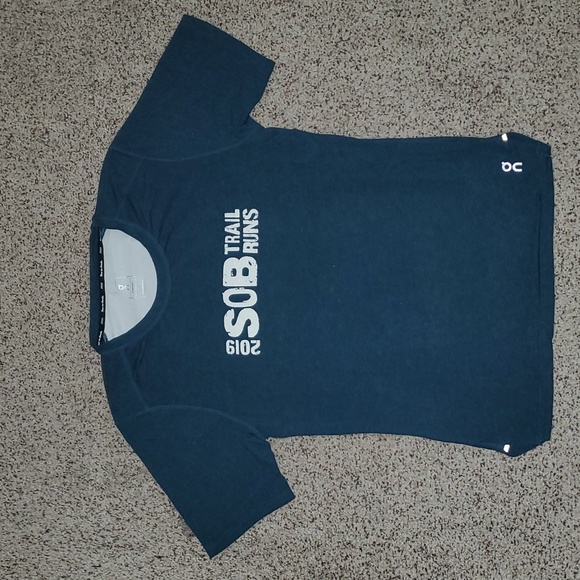 NWOT On Running "Run On Clouds" SOB Trail Performance Super Soft Short Sleeve - Picture 1 of 7